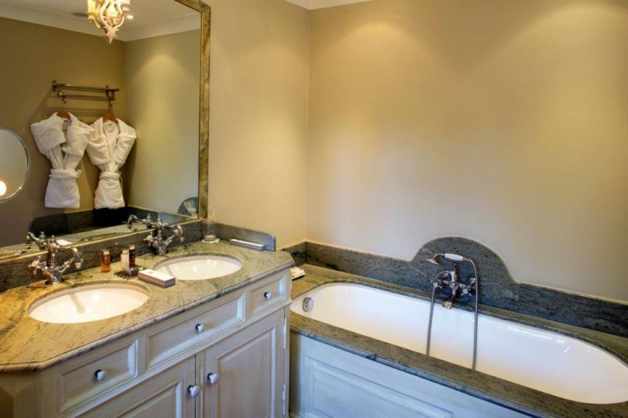 Bastide Saint Antoine - Relais & Châteaux