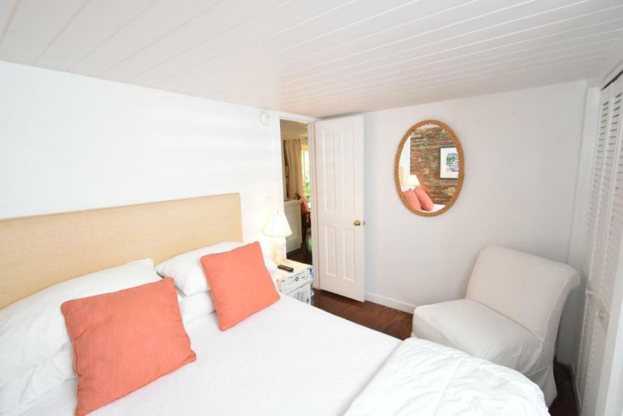 Simonton Court Historic Inn & Cottages