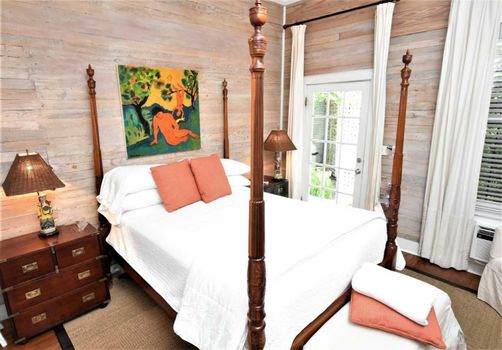 Simonton Court Historic Inn & Cottages