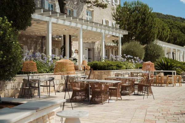 Lazure Hotel & Marina