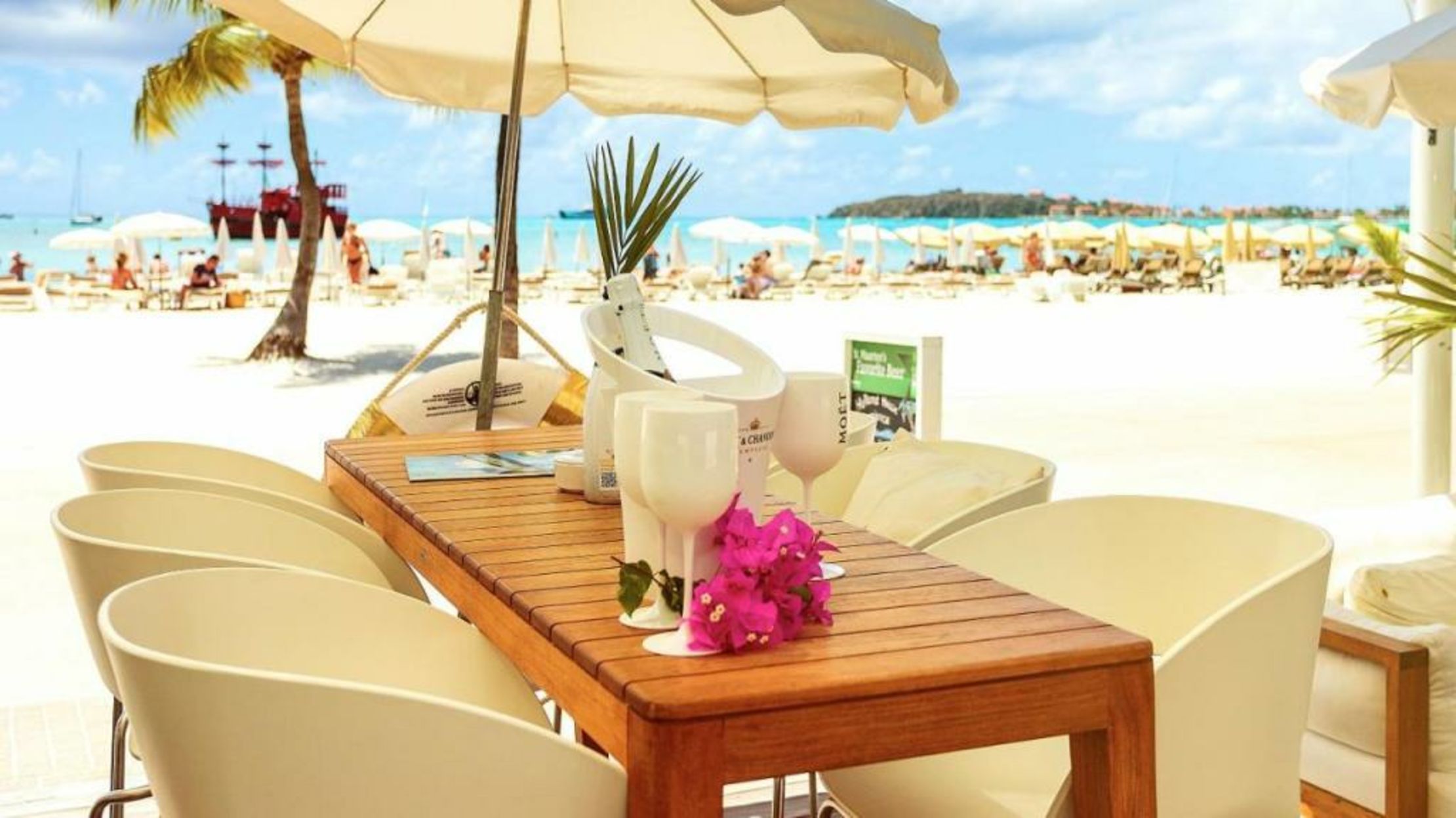 Holland House Beach Hotel