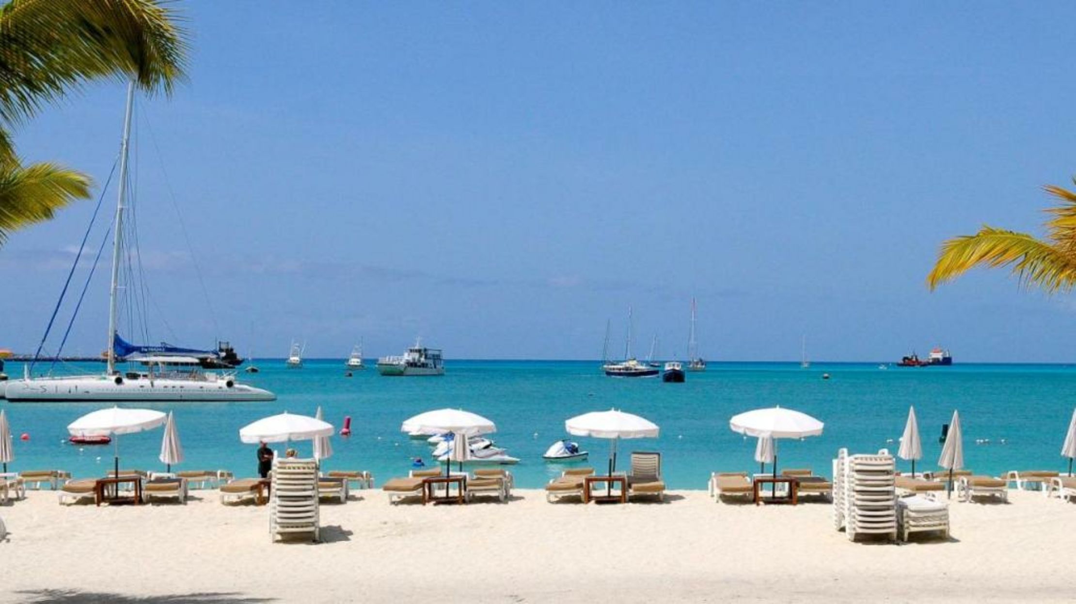 Holland House Beach Hotel