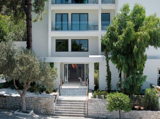 The Roc Club, A Hotel to Live