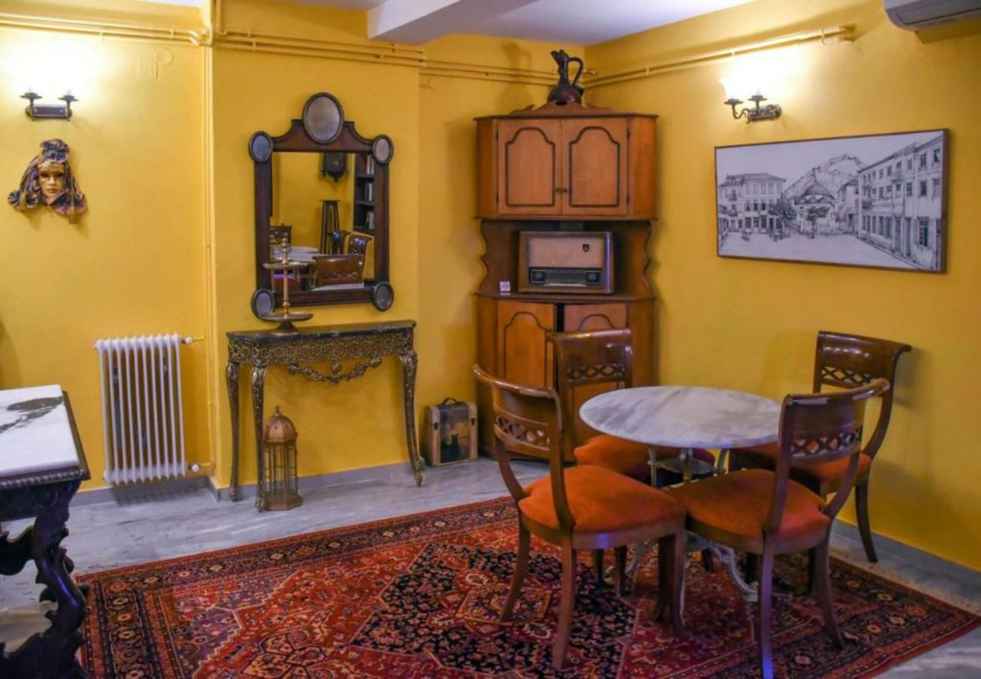 Byron Traditional Hotel