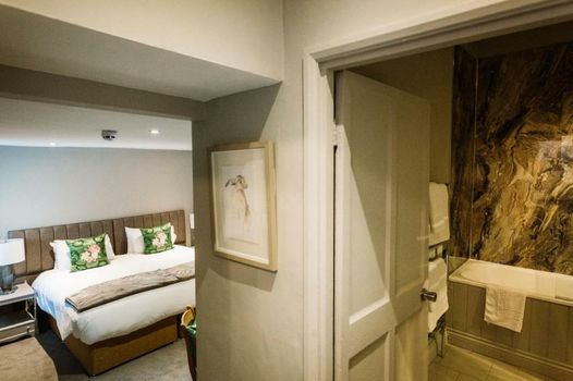 Bampton Townhouse