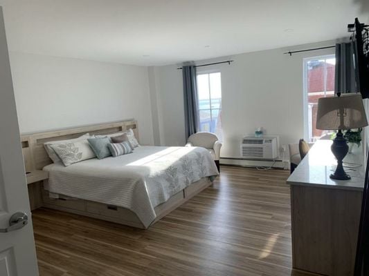 Lunenburg Arms Hotel