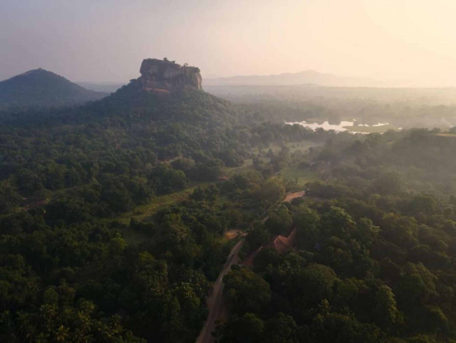 EKHO Sigiriya - 700 meters to Sigiriya Rock