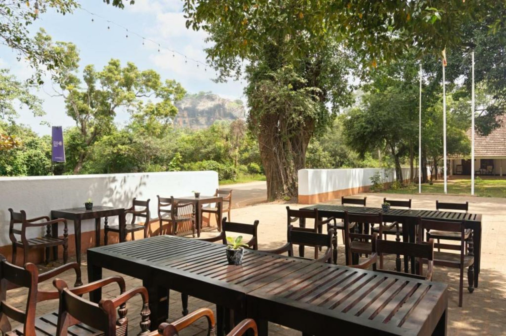 EKHO Sigiriya - 700 meters to Sigiriya Rock