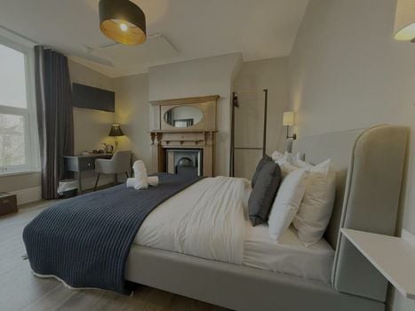 Number One Hundred Bed And Breakfast