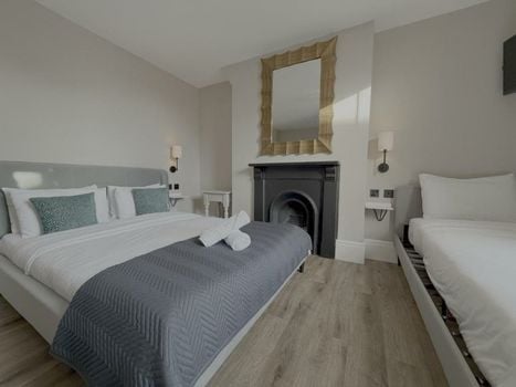 Number One Hundred Bed And Breakfast