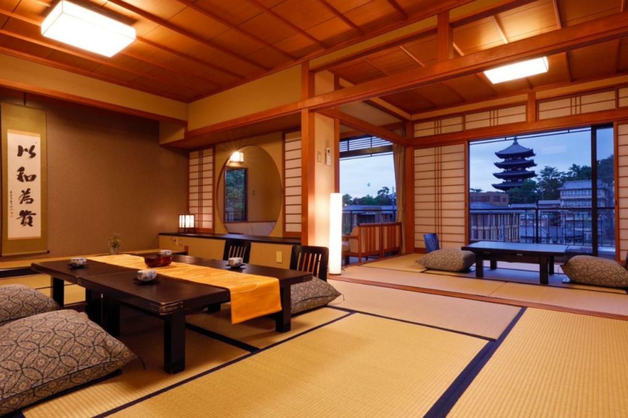Ryokan Asukasou at the entrancne of Nara park