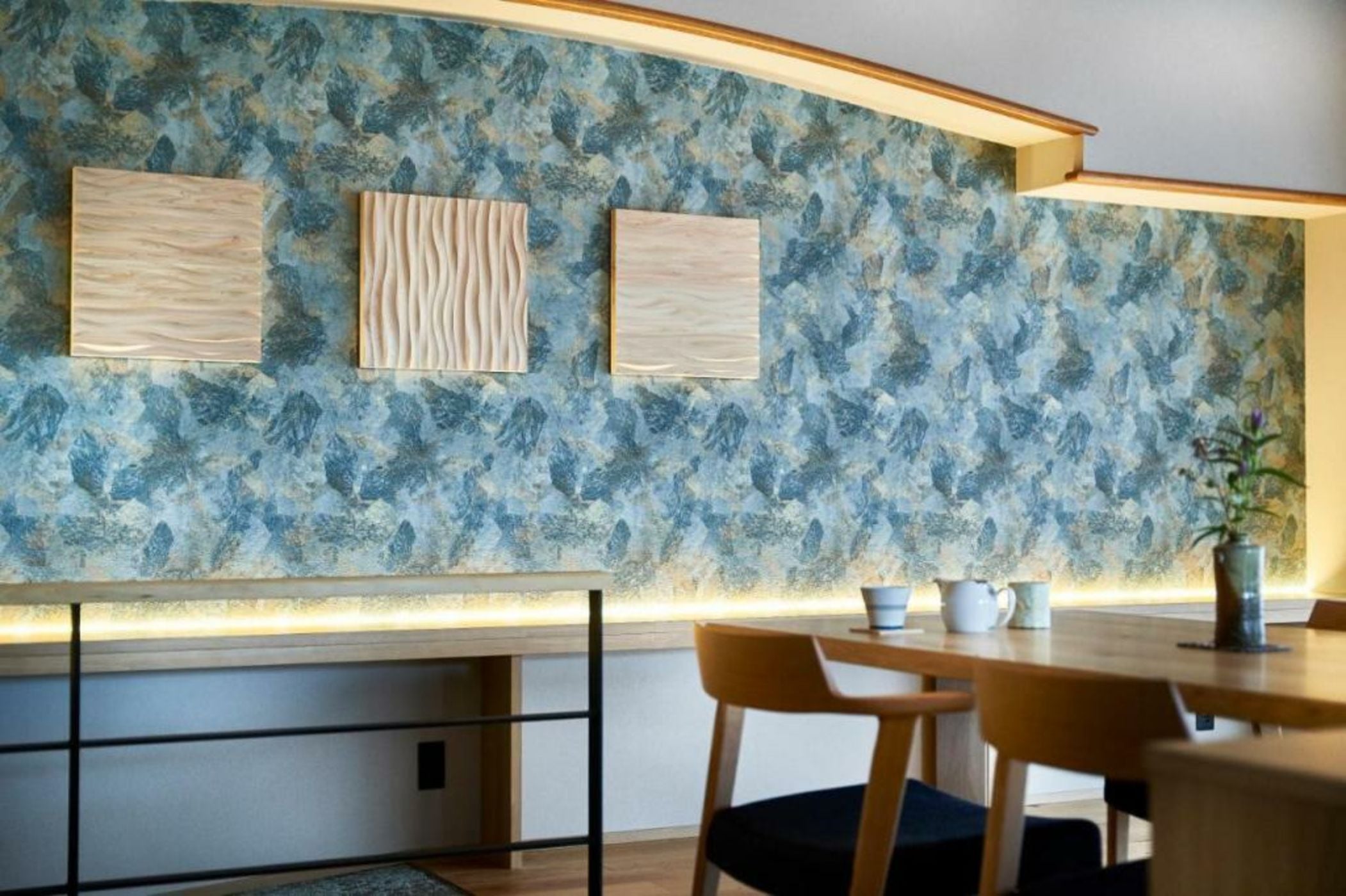 Ryokan Asukasou at the entrancne of Nara park