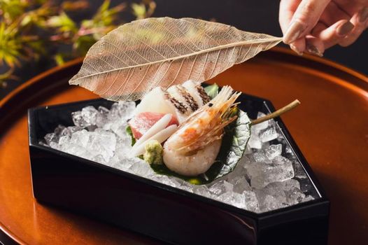 Ryokan Asukasou at the entrancne of Nara park