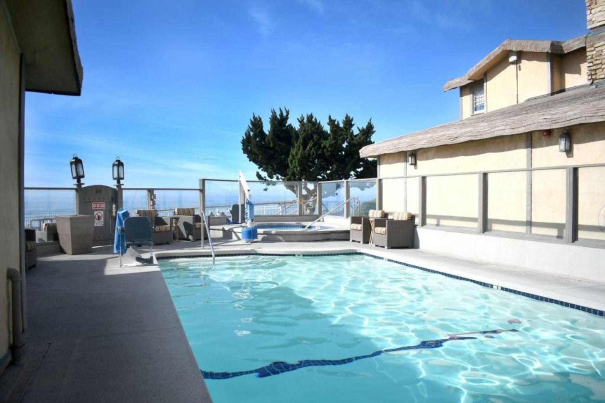 Cottage Inn by the Sea