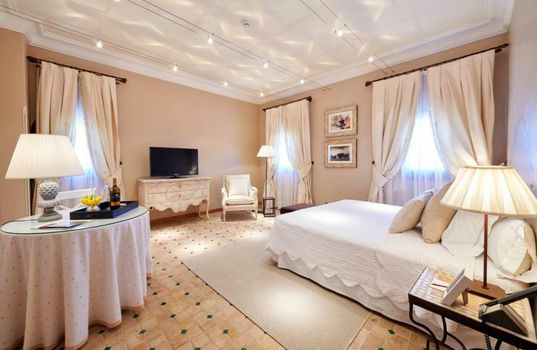 Hotel Pago De Cirsus