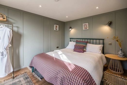 Toad Hall Lodges - Luxury Glamping Lodges Near Southwold!