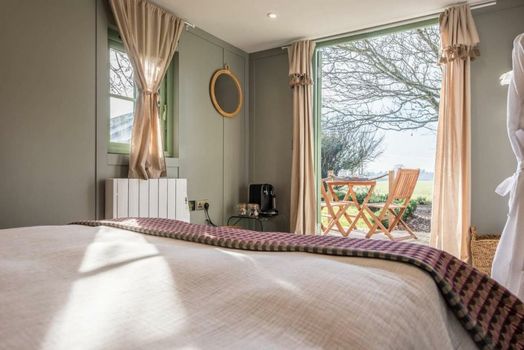 Toad Hall Lodges - Luxury Glamping Lodges Near Southwold!