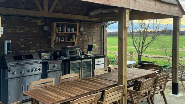 Toad Hall Lodges - Luxury Glamping Lodges Near Southwold!