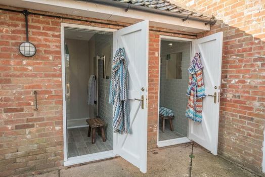 Toad Hall Lodges - Luxury Glamping Lodges Near Southwold!