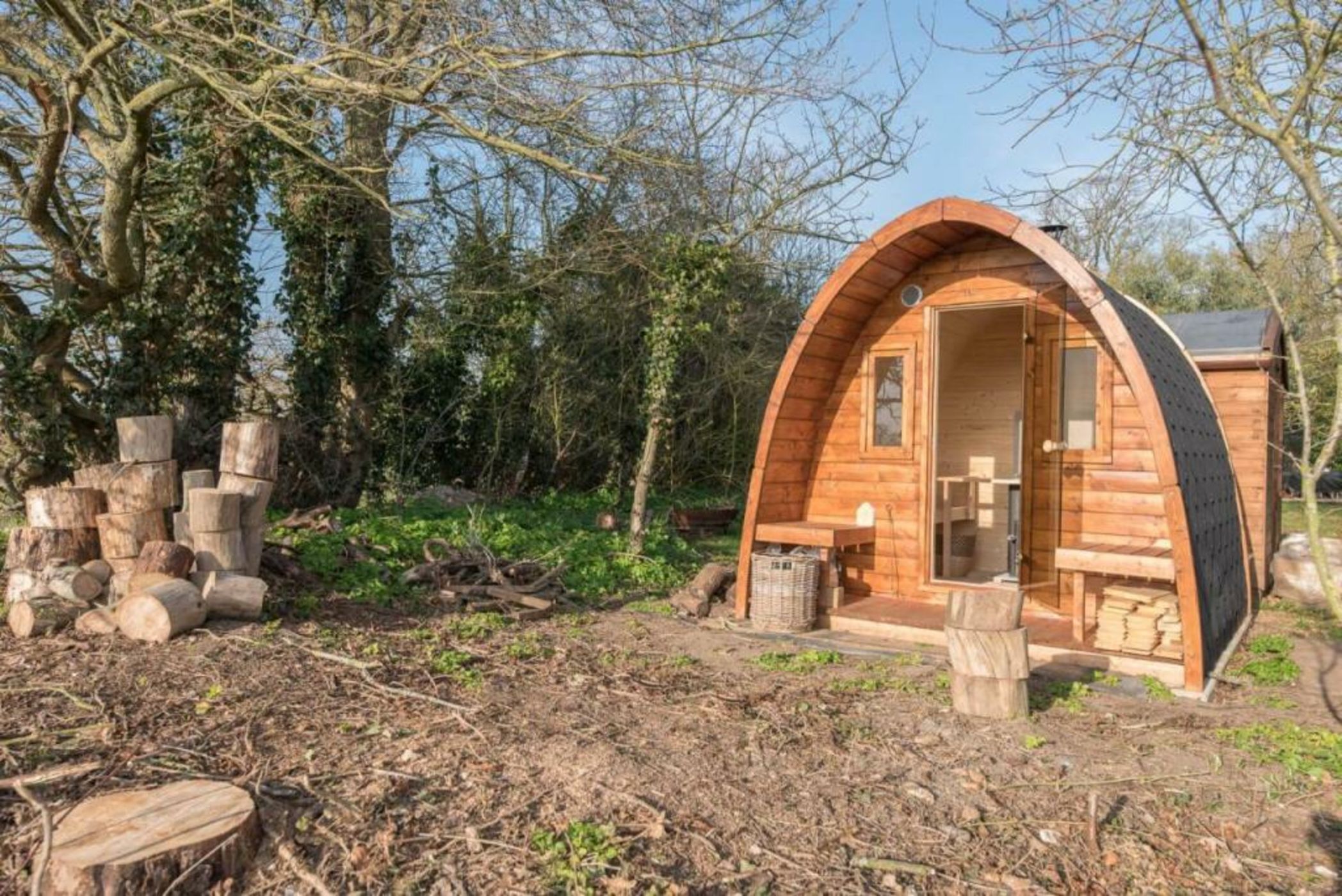 Toad Hall Lodges - Luxury Glamping Lodges Near Southwold!