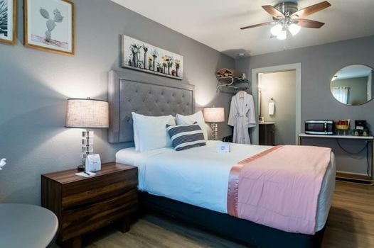 Inn at Haystack Rock