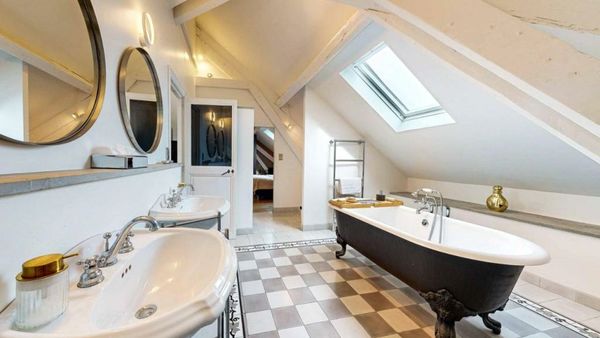 Demeure Saint Louis Historic manor, City 700m, free parking,A C,Clim,WIFI, city view, Garden