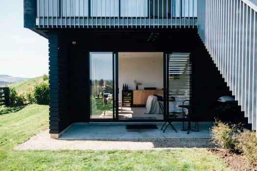 Black Estate B & B