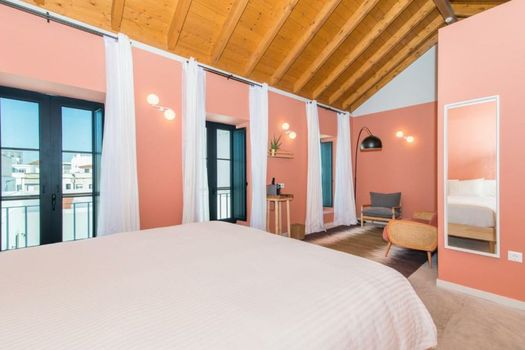 Casa Rosa Villa with Pool in Olhao Centre
