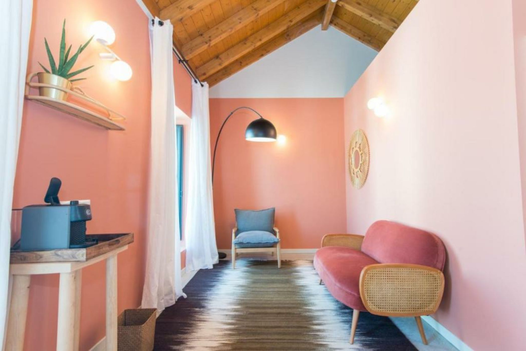 Casa Rosa Villa with Pool in Olhao Centre
