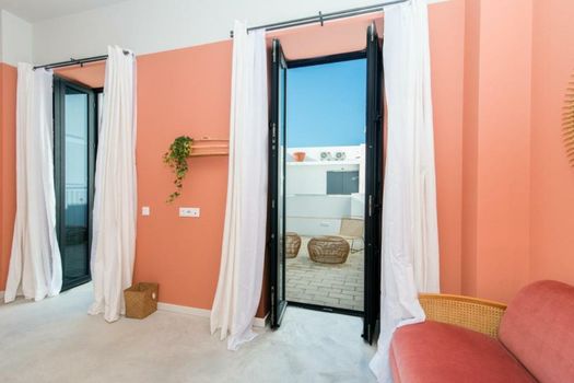 Casa Rosa Villa with Pool in Olhao Centre