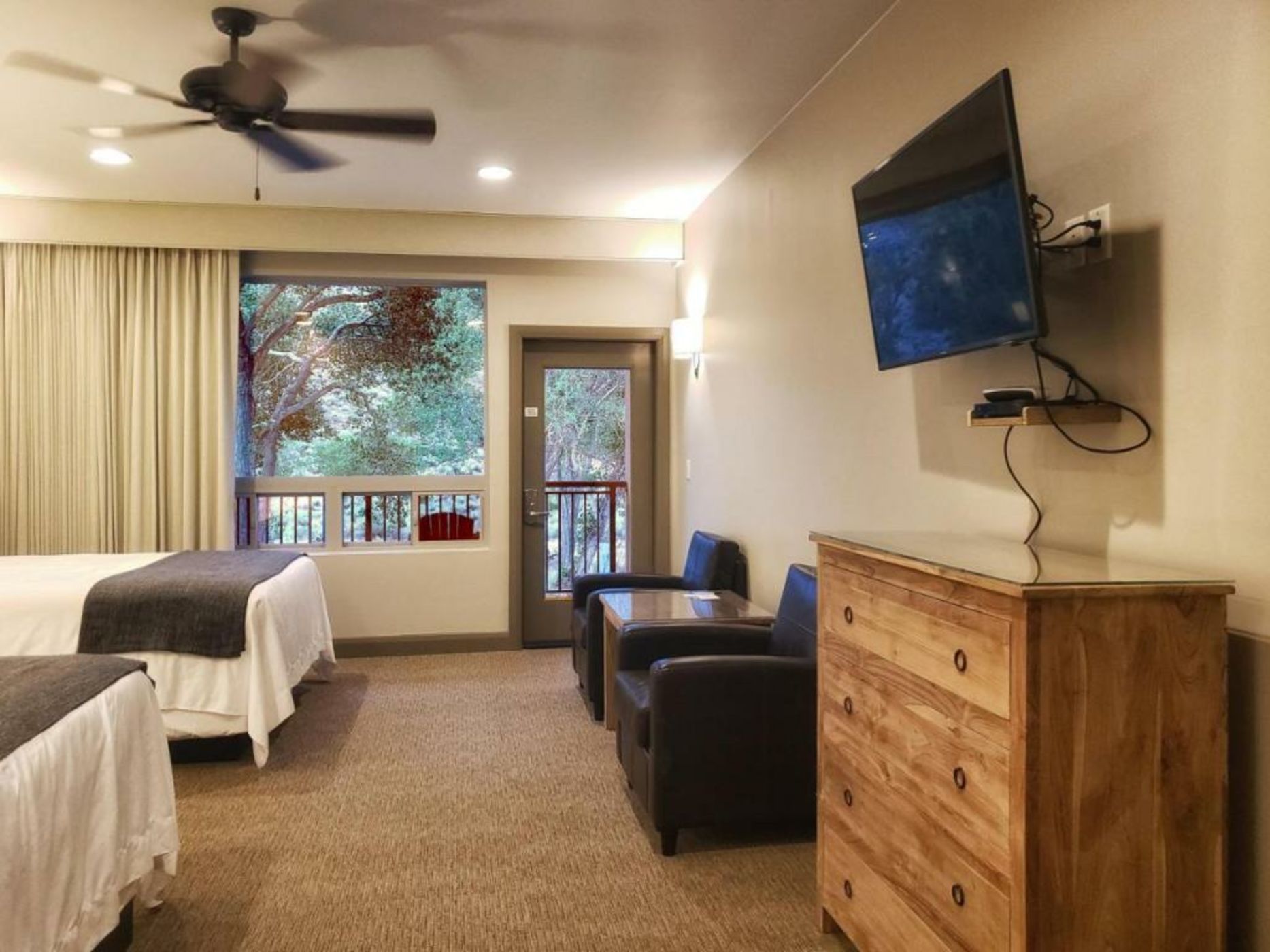 Driftwood Lodge