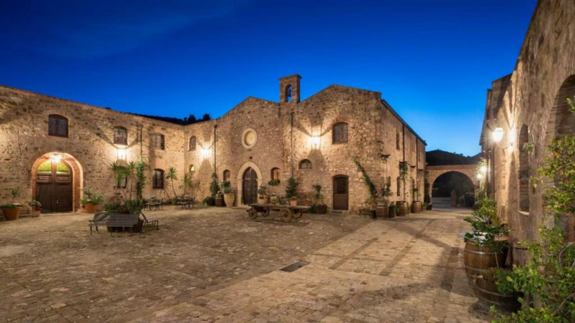 Relais Abbazia Santa Anastasia Resort & Winery