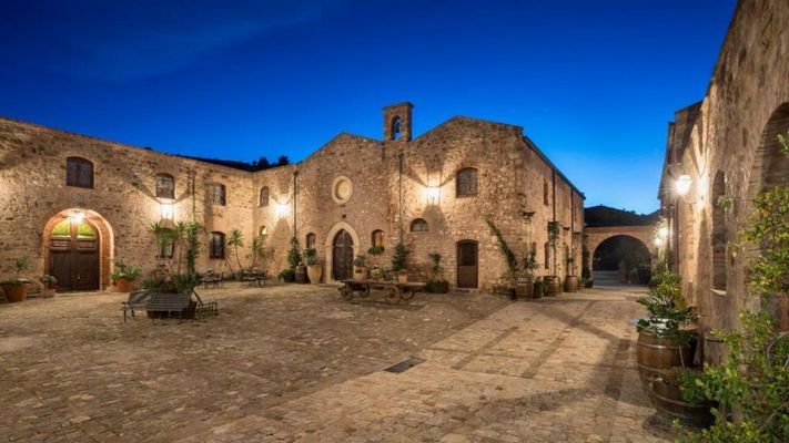 Relais Abbazia Santa Anastasia Resort & Winery