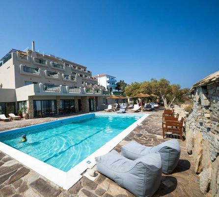 Cavos Bay Hotel & Studios