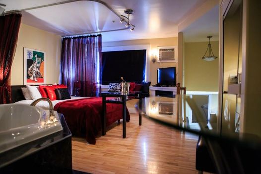 Leaside Manor