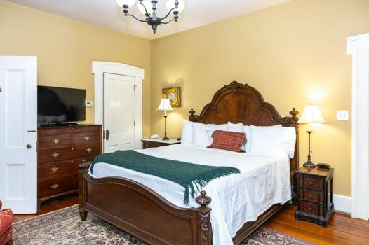 Eliza Thompson House, Historic Inns of Savannah Collection