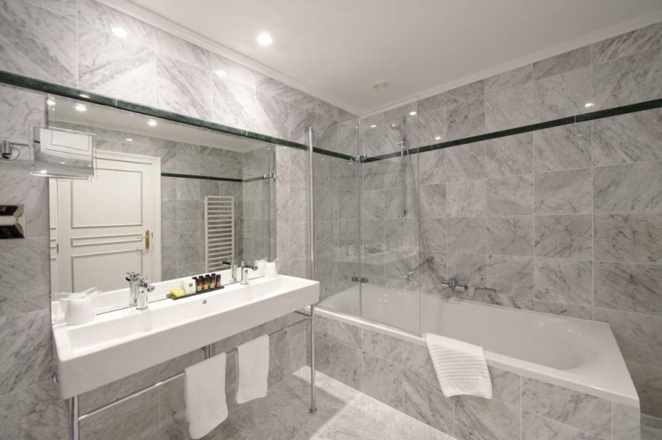 Hotel Manos Premier