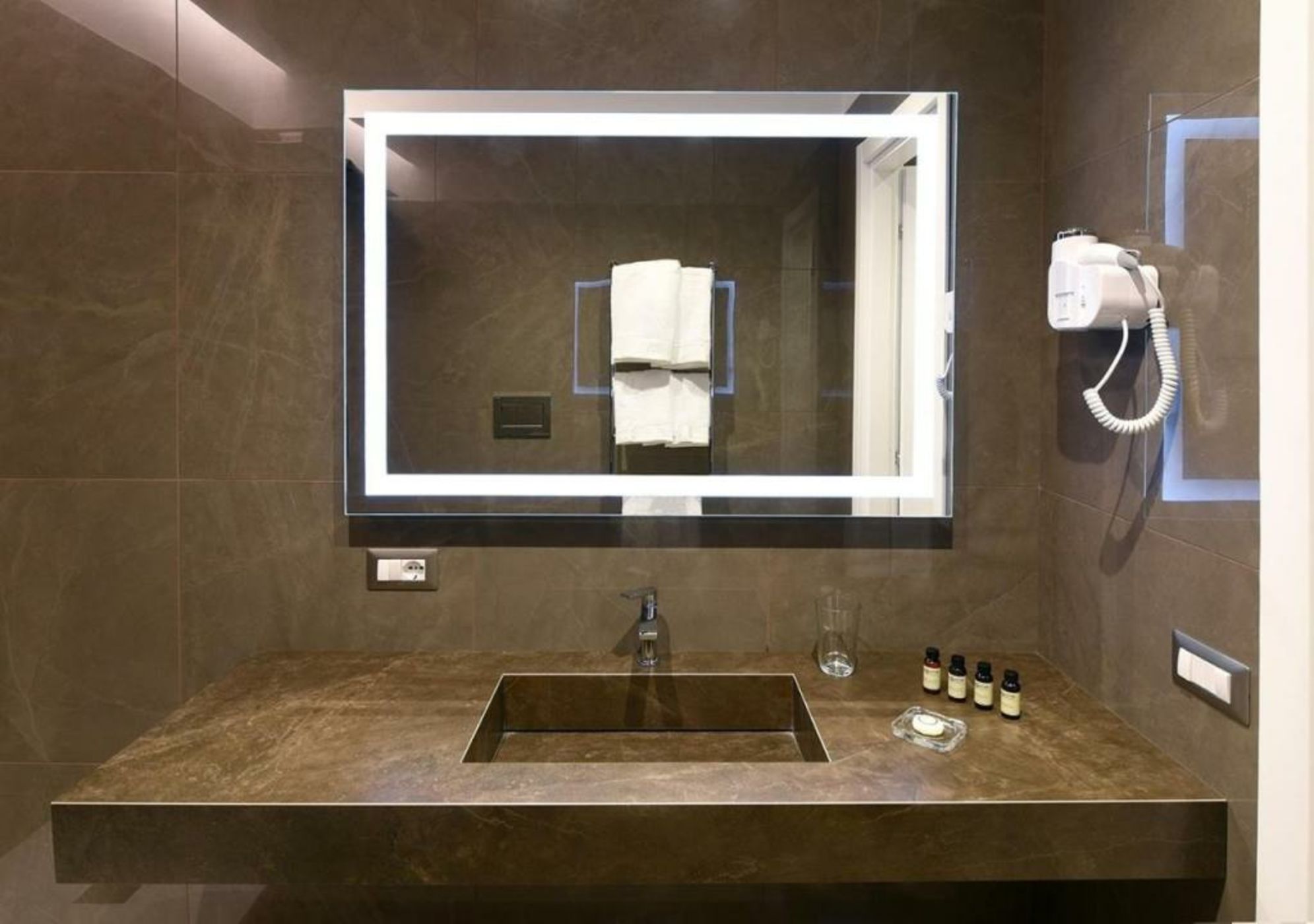 Caruso Place Luxury Rooms & Suites