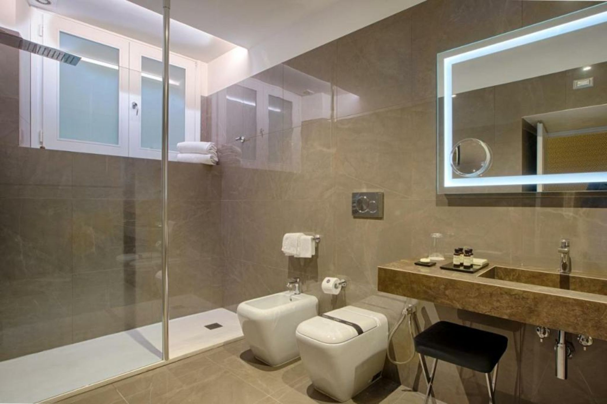 Caruso Place Luxury Rooms & Suites
