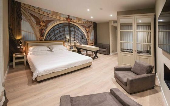 Caruso Place Luxury Rooms & Suites