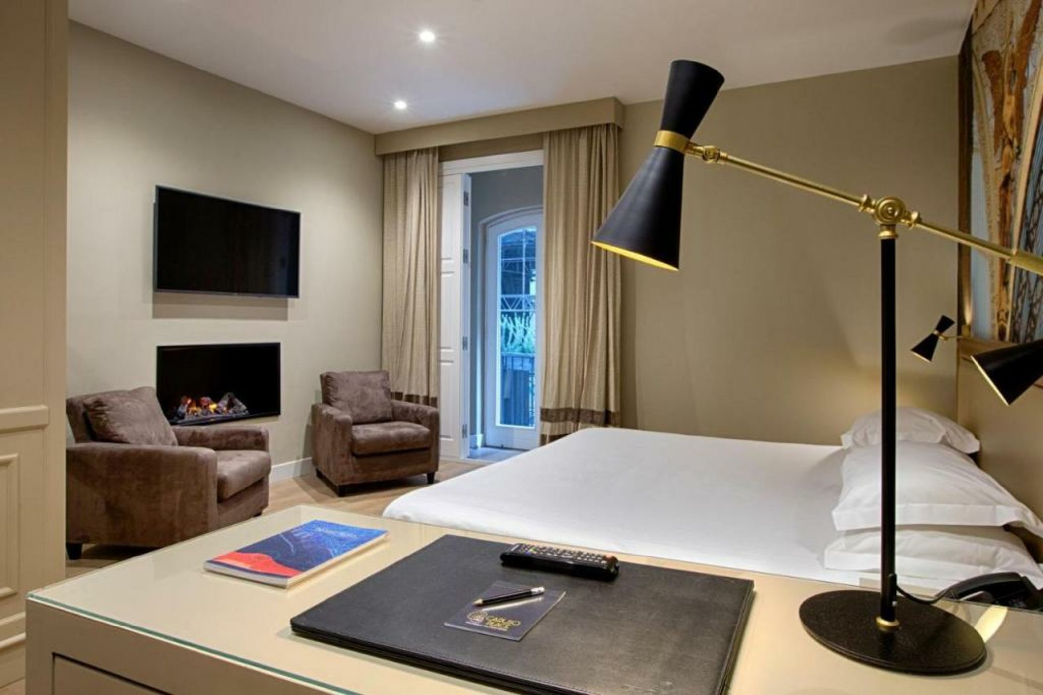 Caruso Place Luxury Rooms & Suites