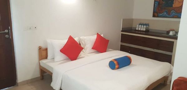 Rockside Cabanas Hotel