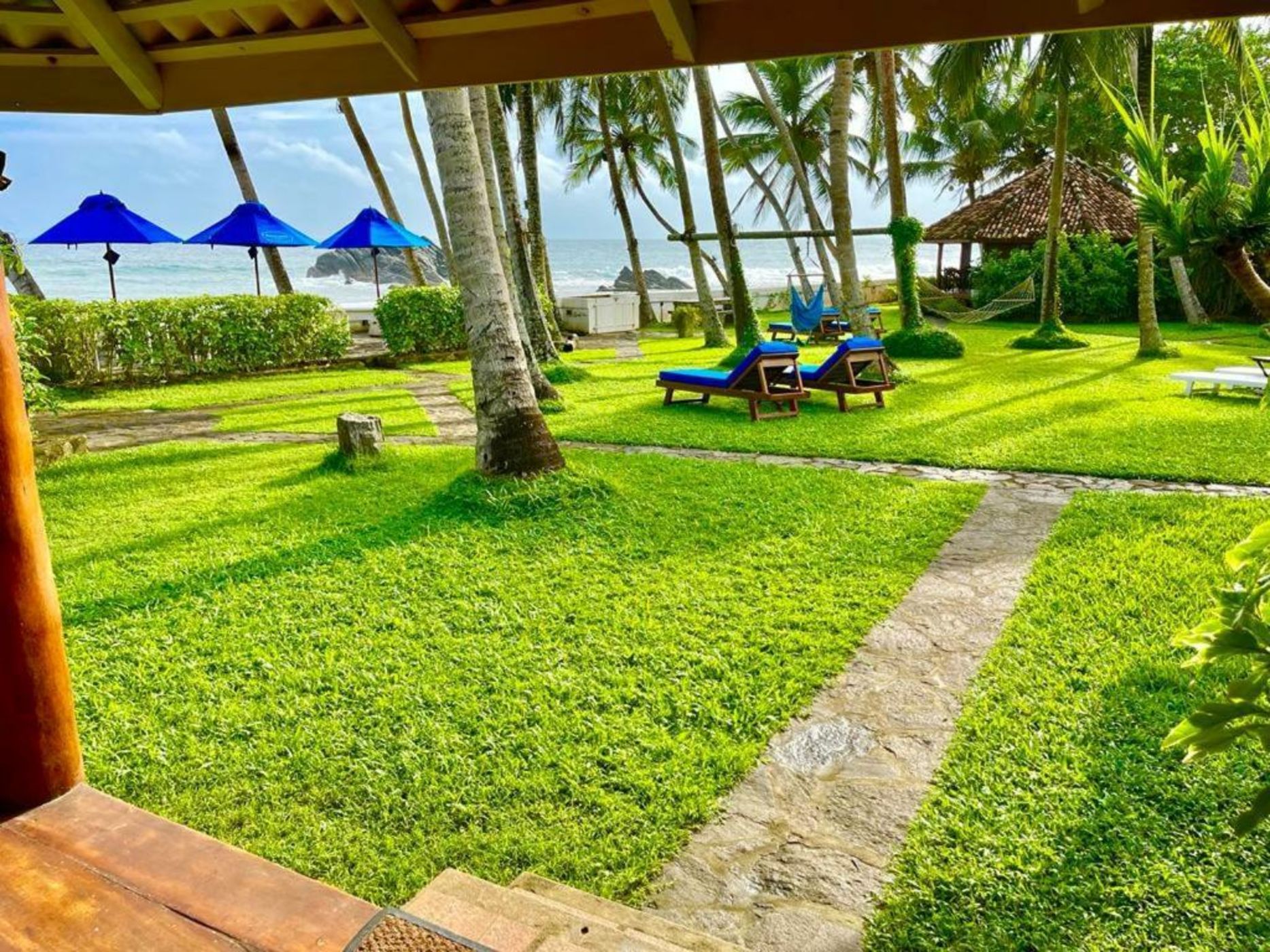 Rockside Cabanas Hotel