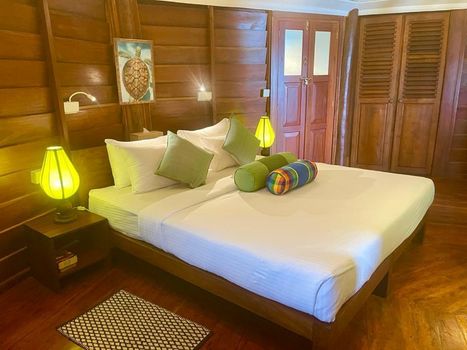 Rockside Cabanas Hotel