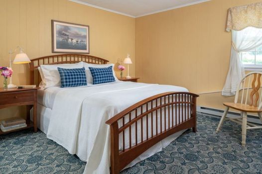 Dockside Guest Quarters