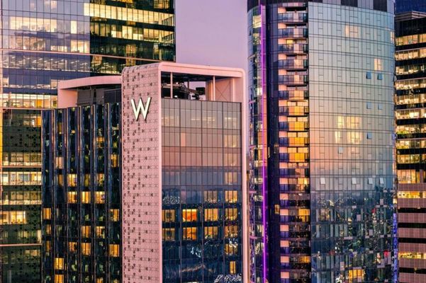 W Brisbane