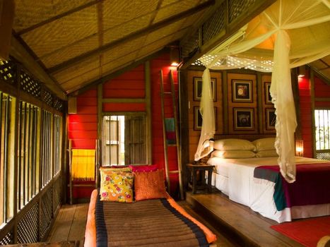 Bon Ton Antique Wooden Villas
