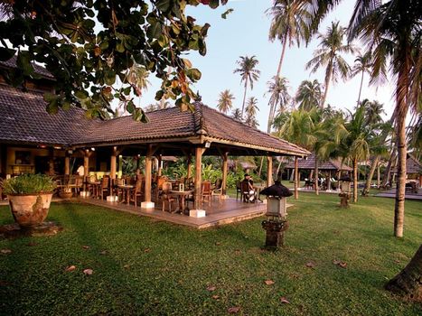 Bon Ton Antique Wooden Villas