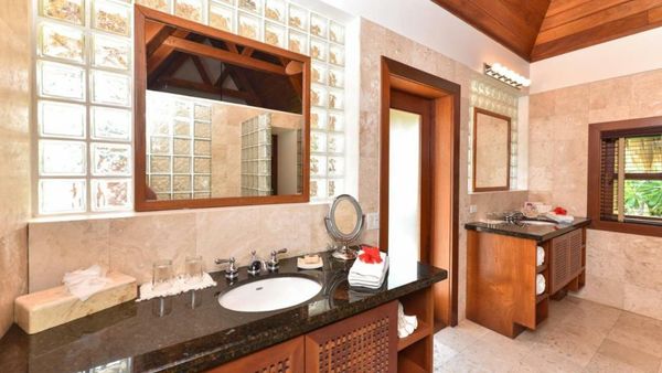 Victoria House Resort & Spa