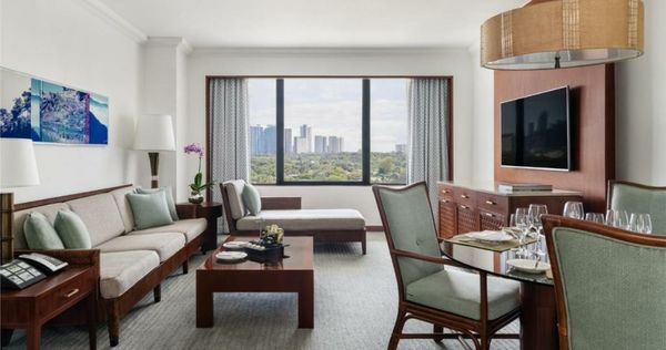 The Peninsula Manila
